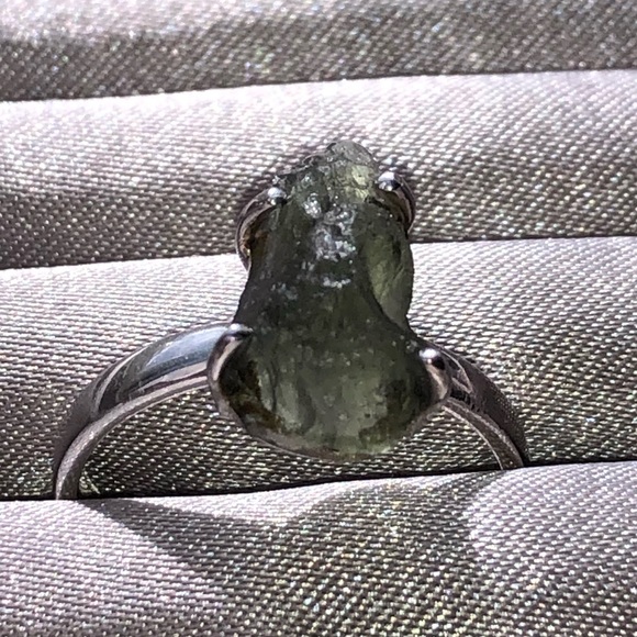 Sterling silver and genuine 👽🛸Moldavite 👽🛸free form ring size 8 - Picture 9 of 15